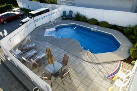 Hotel Auberge St-Felicien Saint-Félicien Екстериор снимка