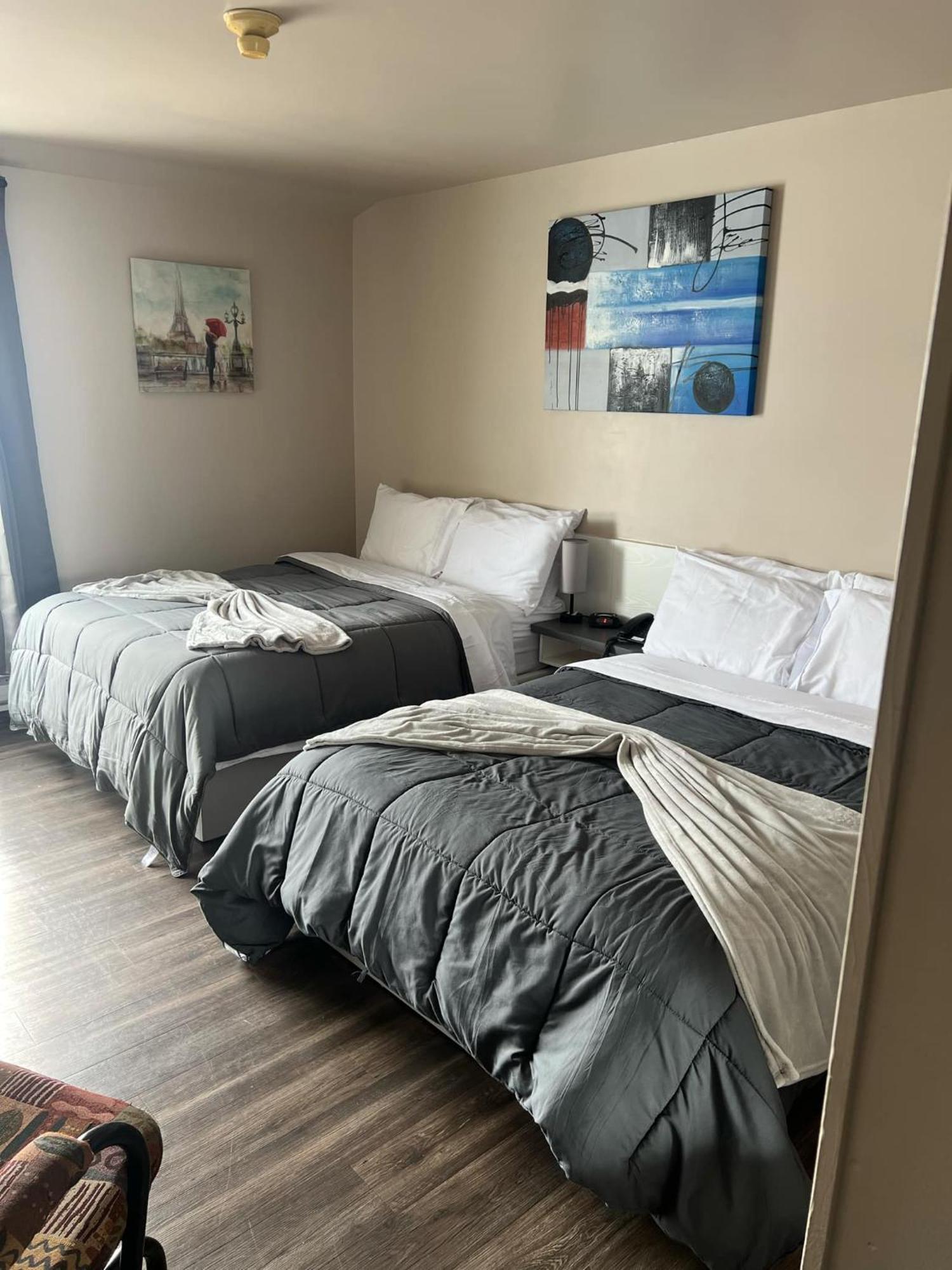 Hotel Auberge St-Felicien Saint-Félicien Екстериор снимка