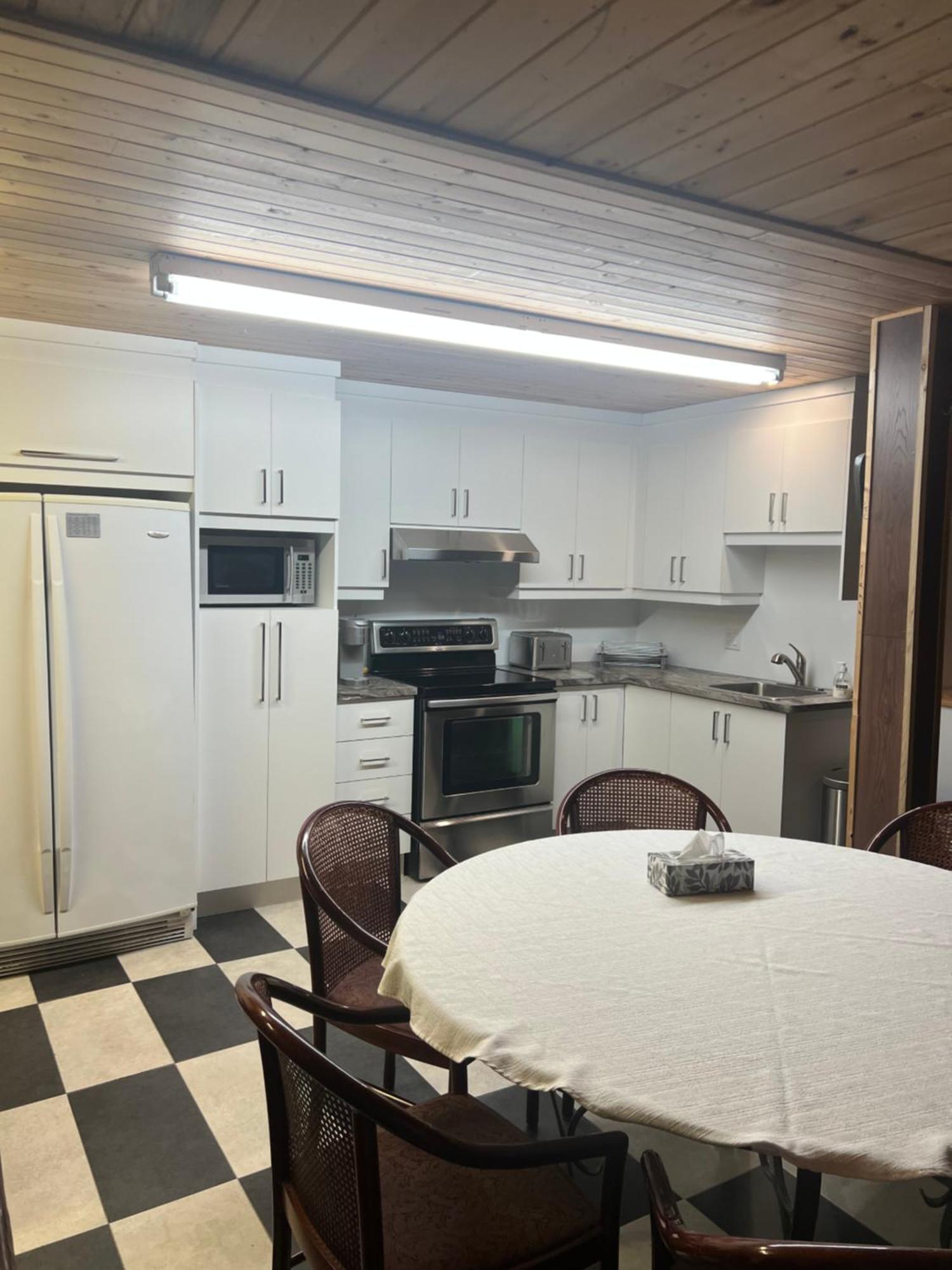Hotel Auberge St-Felicien Saint-Félicien Екстериор снимка